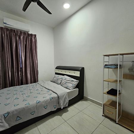 Bsp21 Family Homestay Jenjarum Exteriör bild