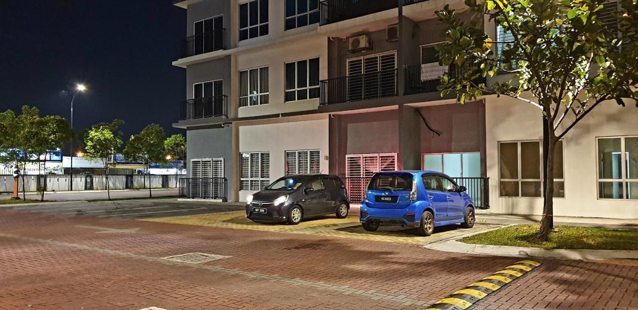 Bsp21 Family Homestay Jenjarum Exteriör bild