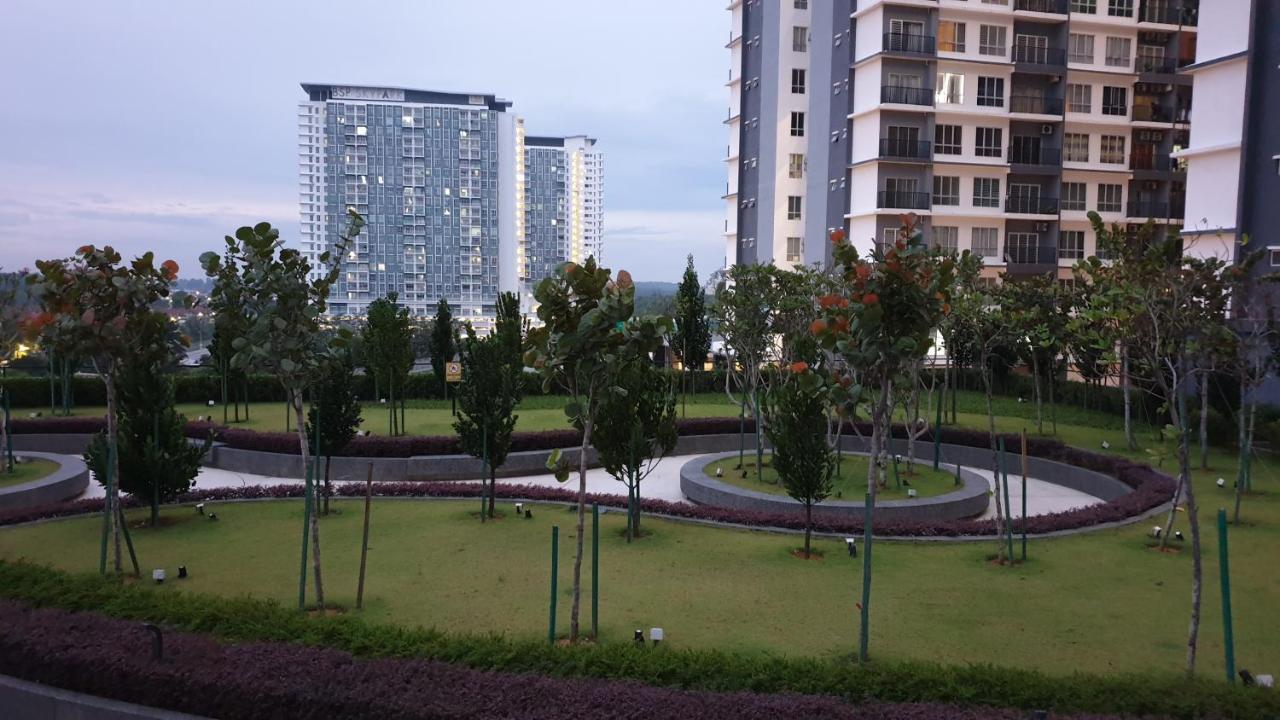 Bsp21 Family Homestay Jenjarum Exteriör bild